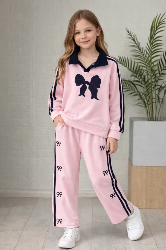 Fiyonklu yakalı kız takım