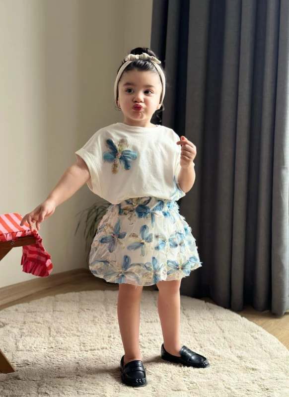Çiçekli etekli ikili kız takım 