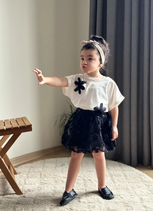 Çiçekli etekli ikili kız takım 