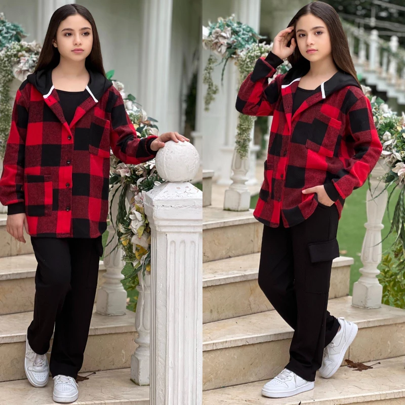 Onuncu gömlekli ikili takım