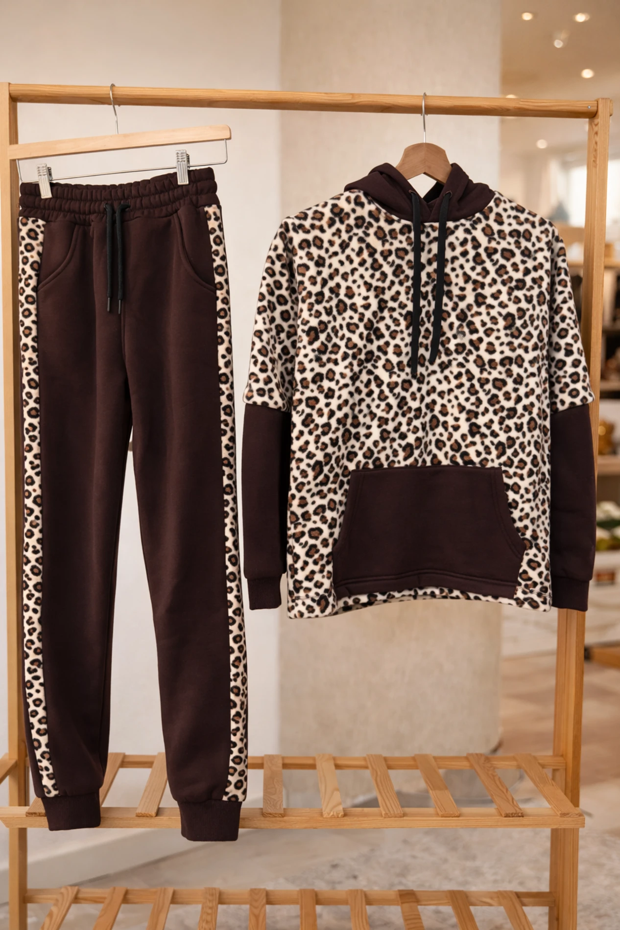 Polarlı leoparlı ikili takım 