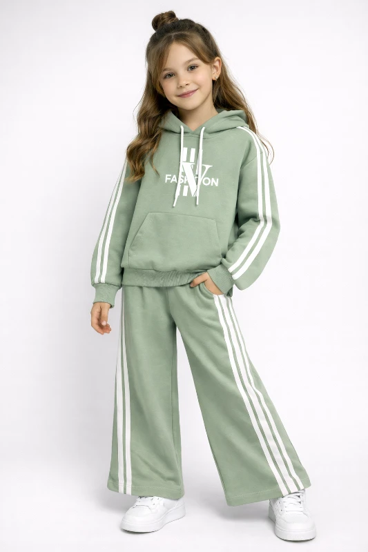 Kapşonlu kız takım 