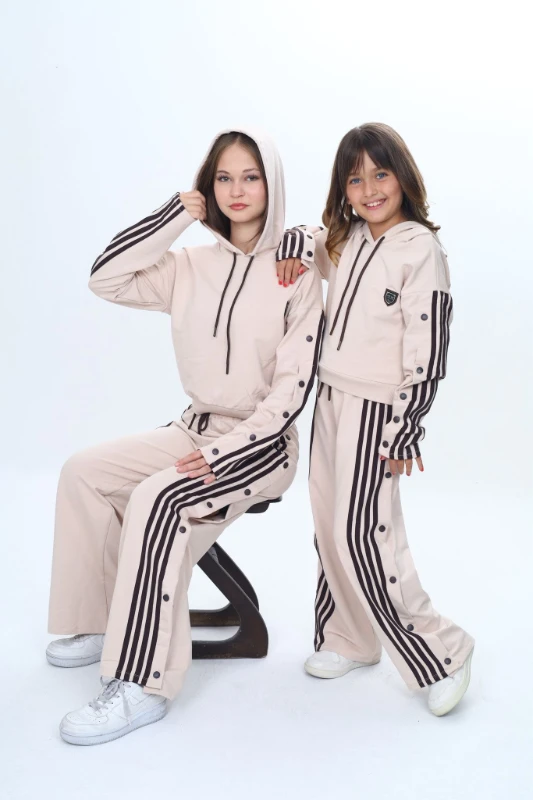 Kapşonlu garson kız takım 