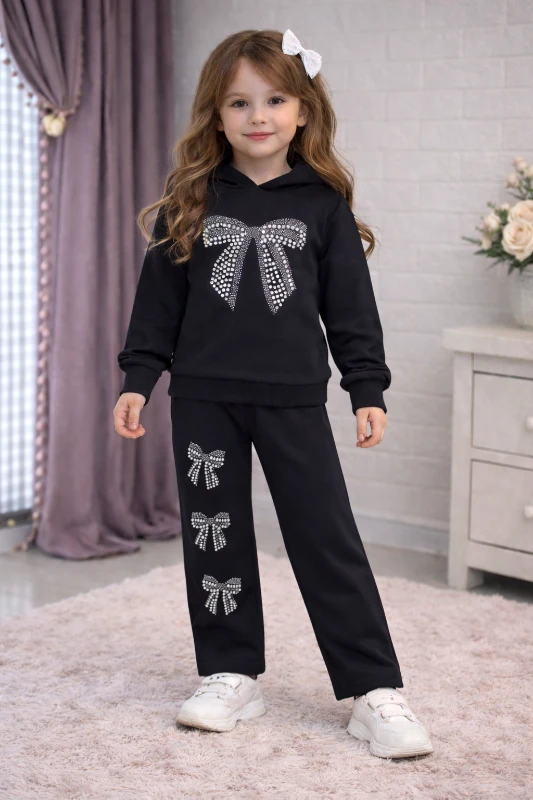 Fiyonklu kız takım 