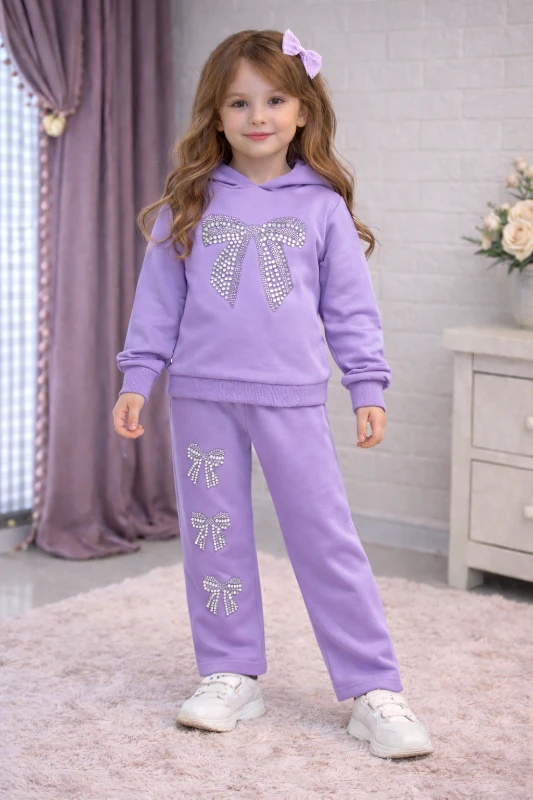 Fiyonklu kız takım 